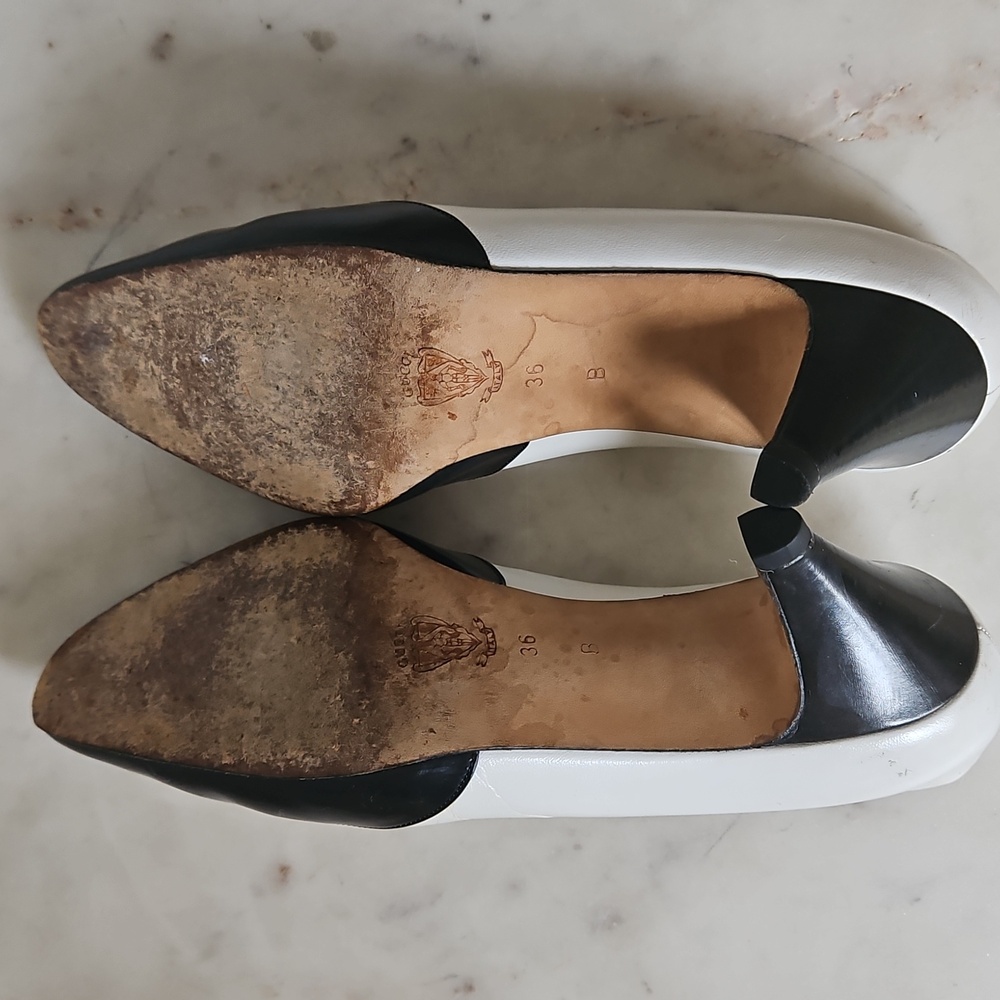 GUCCI: 70s vintage black and white leather heels - Picture 8 of 10